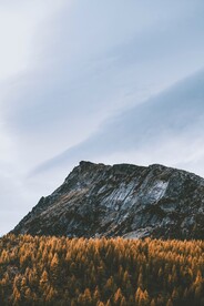  山岭 