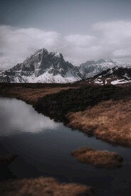 雪山山岭 