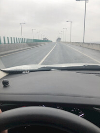 桥上行车 