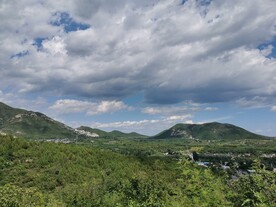 蓝天白云青山