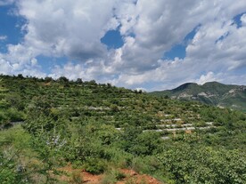 蓝天青山白云