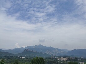 远方的山