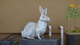大白兔雕塑