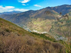 蓝天白云大山自然风光