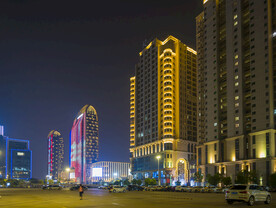 繁华城市高楼夜景霓虹