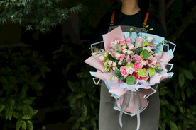 粉绿色系莲蓬混合花束