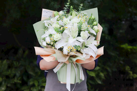 白绿色系白百合洋甘菊混合花束