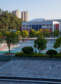 湖北汽车工业学院