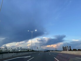 马路乌云