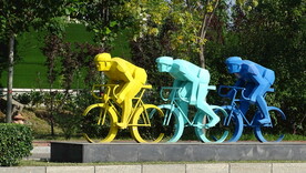 骑行运动雕塑