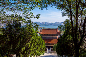 岳阳圣安寺景区 岳阳塔