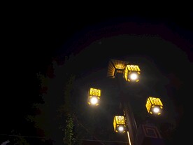 中式复古格子宫灯路灯造型