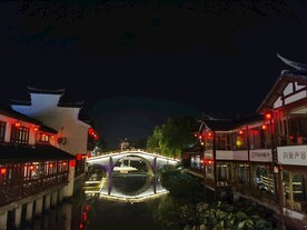 上海七宝老街夜景游玩