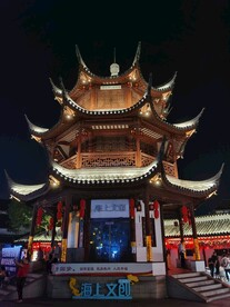 上海七宝老街复古中式塔造型