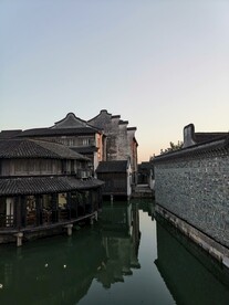 乌镇水光