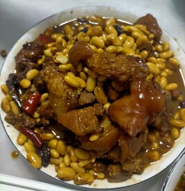 黄豆炖猪蹄