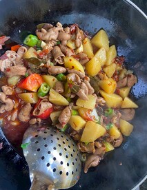 土豆烧肥肠