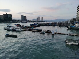 黄昏中的海港 双月湾