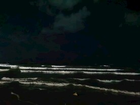 黑夜中的大海