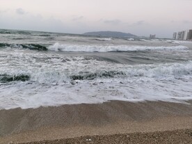 双月湾 澎湃的海水