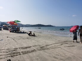 双月湾海滩风光
