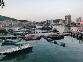 双月湾海港