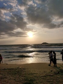 海上日出