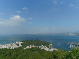 惠州双月湾大海树林 蓝天