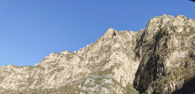 高山崖壁