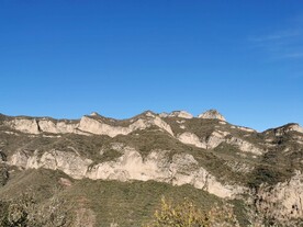 蓝天秋山图