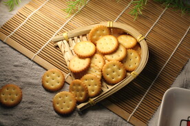 小饼干  