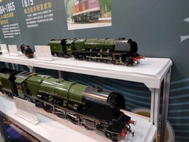 绿皮小火车展示品