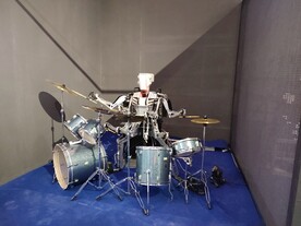 奏乐机器人架子鼓创意科技