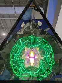 绚丽三角镜万花筒