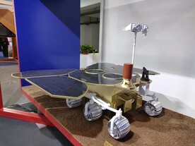 祝融号火星车模型展品