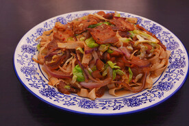 五花肉炒河粉