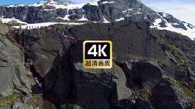 航拍山顶观景的人群