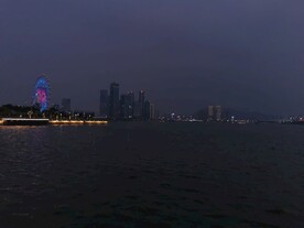   海边摩天轮 