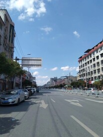 道路边
