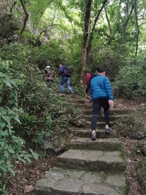 爬山 