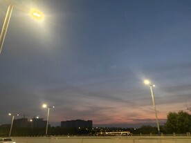 日落路灯晚霞城市灯光