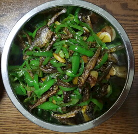 尖椒小鱼干
