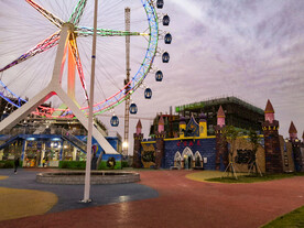 游乐园摩天轮游乐场游乐设施城堡