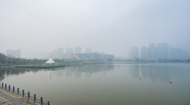 扬州明月湖雾景