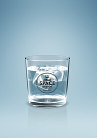 透明玻璃杯LOGO贴图样机