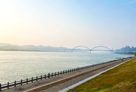 江边风景