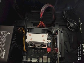 组装电脑内部结构