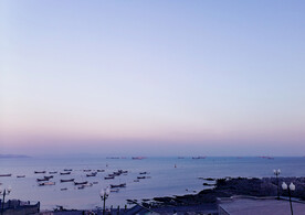 海景远眺渔船蟹子湾