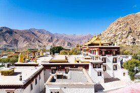 西藏拉萨色拉寺措钦大殿侧面