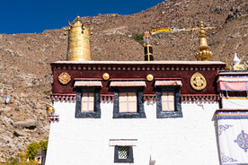 西藏拉萨色拉寺措钦大殿一角